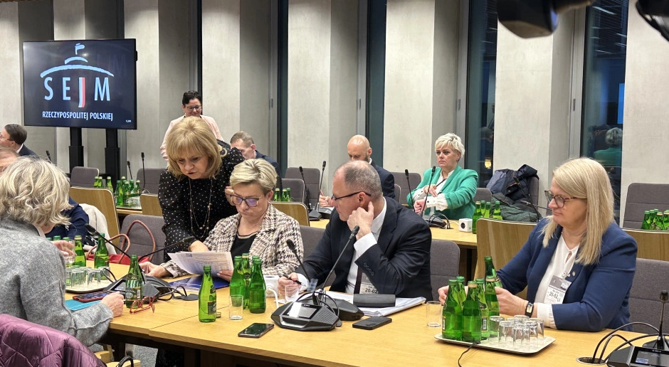 Miały być podwyżki medyków, jest "temat zastępczy". Co dalej z ustawą pielęgniarek?