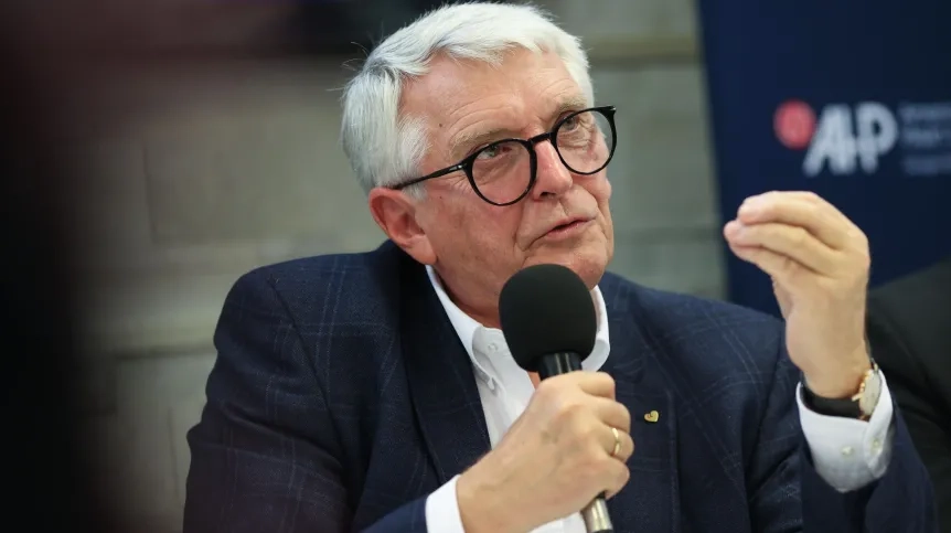 Prof. Bochenek w 40-lecie pierwszej udanej transplantacji serca w Polsce: dokonaliśmy niemożliwego