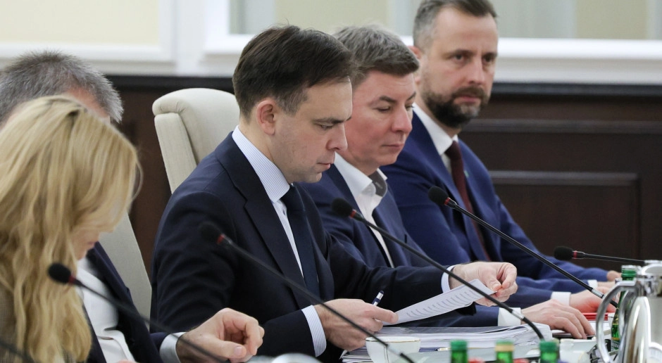 Minister Domański: nie ma przestrzeni na obniżenie składki zdrowotnej. Co z umowami śmieciowymi?